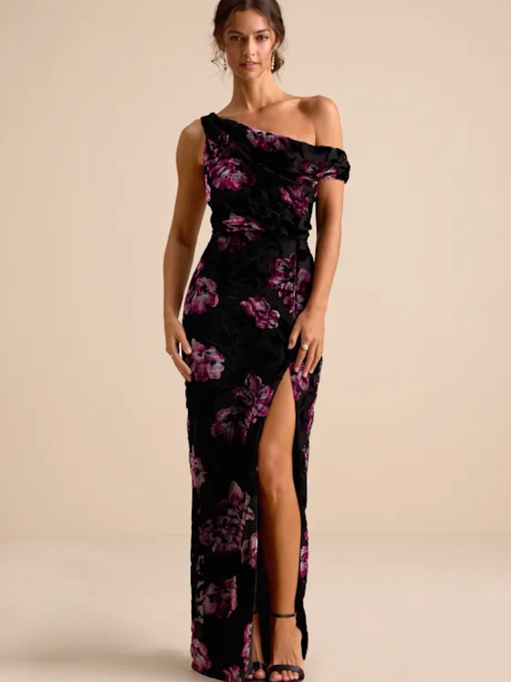 Lulu’s Marnella Floral Velvet Burnout Asymmetrical Maxi
Dress Black